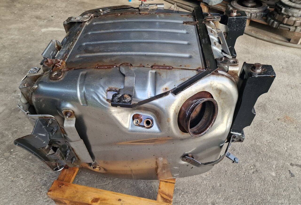 Scania Katalizator DPF R XPI Euro 6 DC13 2164453 2158333 Scania R XPI 410 Euro 6 DC13 2164453 2158333 truck - Geluiddemper voor Vrachtwagen: afbeelding 1 Scania Katalizator DPF R XPI Euro 6 DC13 2164453 2158333 Scania R XPI 410 Euro 6 DC13 2164453 2158333 truck - Geluiddemper voor Vrachtwagen: afbeelding 1