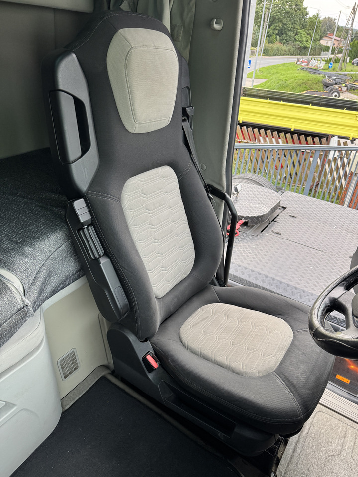 Ford F-Max 500 - Cabine en interieur: afbeelding 1 Ford F-Max 500 - Cabine en interieur: afbeelding 1