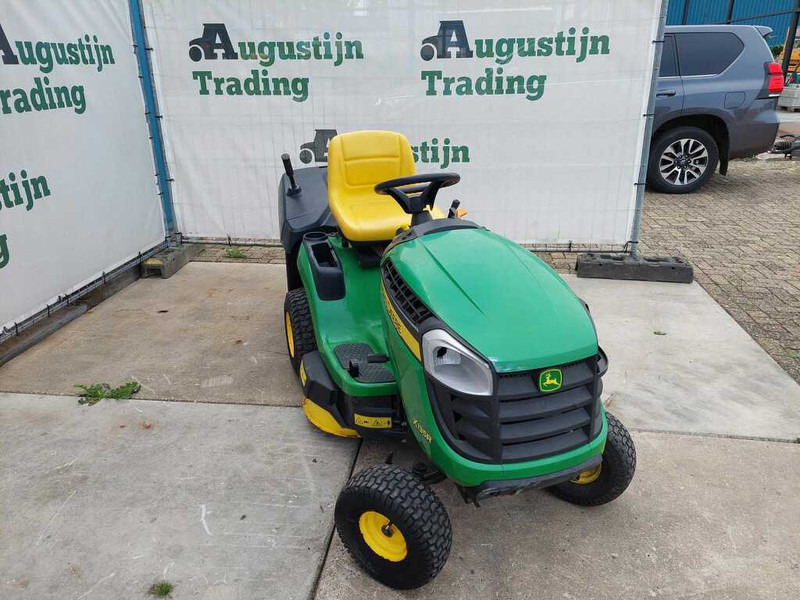 John Deere X 135R - Gazonmaaier: afbeelding 1 John Deere X 135R - Gazonmaaier: afbeelding 1