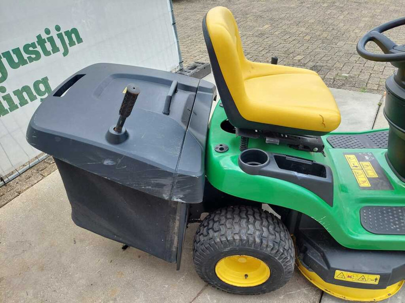 John Deere X 135R - Gazonmaaier: afbeelding 4 John Deere X 135R - Gazonmaaier: afbeelding 4