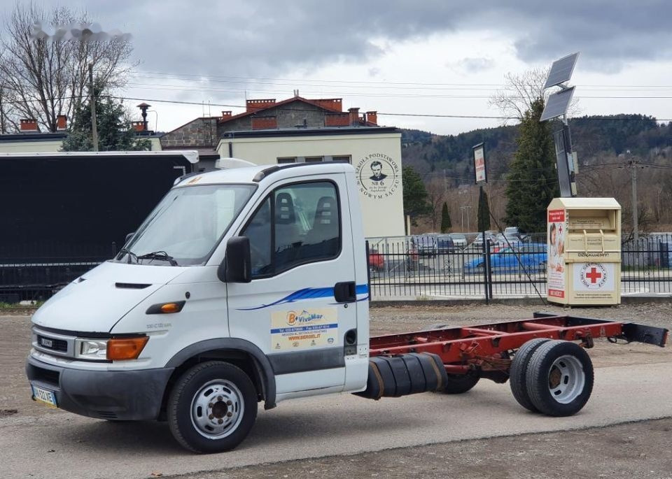 Chassis vrachtwagen, Bedrijfswagen IVECO Daily 35C12: afbeelding 1