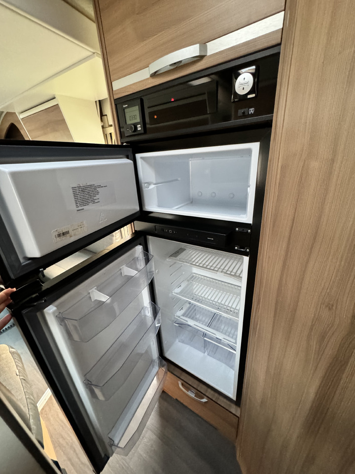 Leasing ADRIA Matrix 670 SL ADRIA Matrix 670 SL: afbeelding 14 Leasing ADRIA Matrix 670 SL ADRIA Matrix 670 SL: afbeelding 14