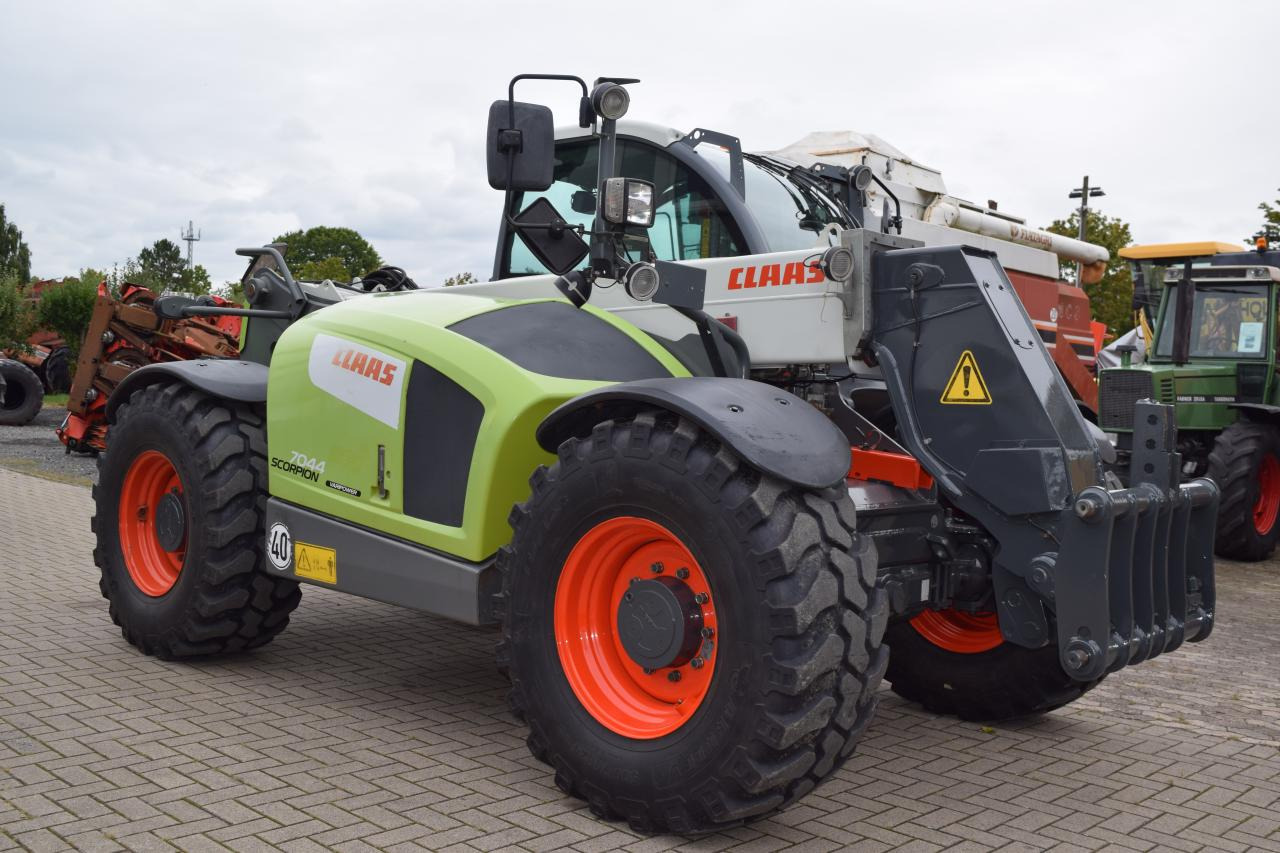 CLAAS SCORPION 7044 - Verreiker: afbeelding 1 CLAAS SCORPION 7044 - Verreiker: afbeelding 1