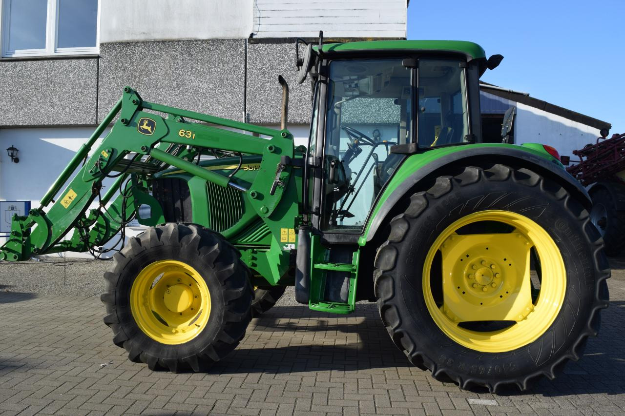 John Deere 6220 - Tractor: afbeelding 1 John Deere 6220 - Tractor: afbeelding 1
