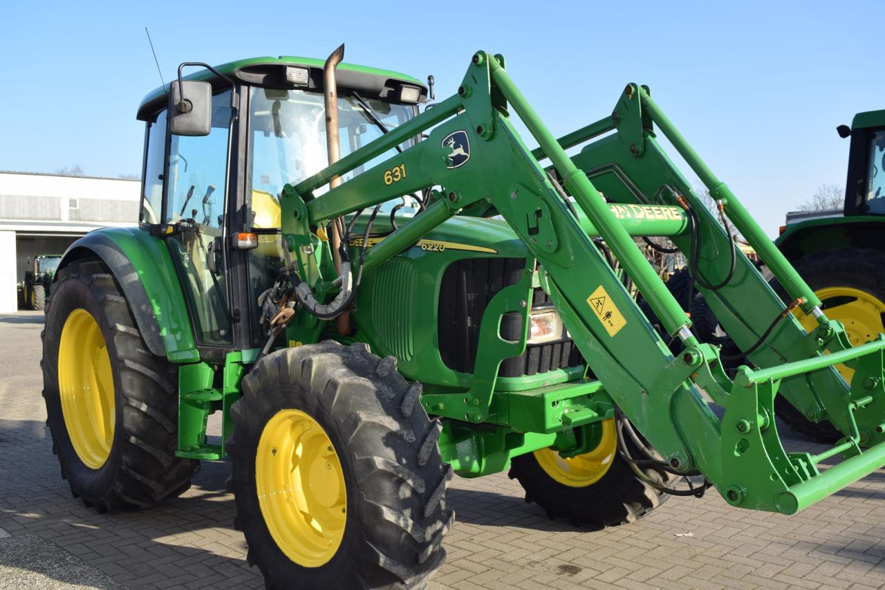 John Deere 6220 - Tractor: afbeelding 3 John Deere 6220 - Tractor: afbeelding 3