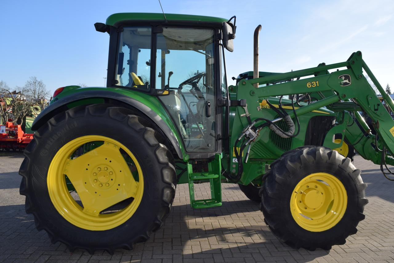 John Deere 6220 - Tractor: afbeelding 2 John Deere 6220 - Tractor: afbeelding 2
