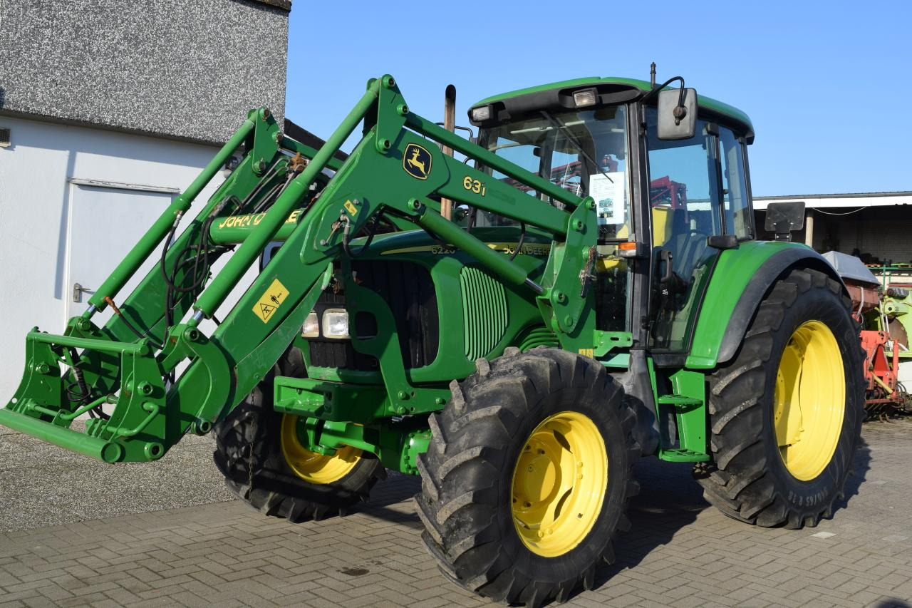 John Deere 6220 - Tractor: afbeelding 4 John Deere 6220 - Tractor: afbeelding 4