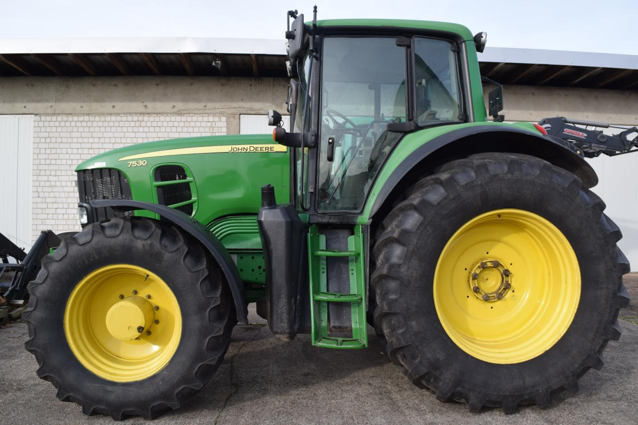 John Deere 7530 Premium - Tractor: afbeelding 1 John Deere 7530 Premium - Tractor: afbeelding 1