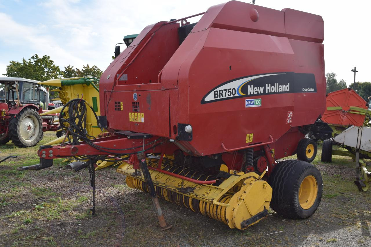New Holland BR 750 CropCutter - Ronde balenpers: afbeelding 1 New Holland BR 750 CropCutter - Ronde balenpers: afbeelding 1