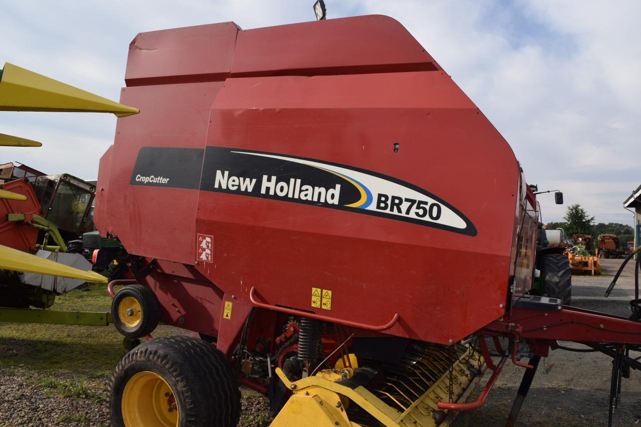 New Holland BR 750 CropCutter - Ronde balenpers: afbeelding 3 New Holland BR 750 CropCutter - Ronde balenpers: afbeelding 3