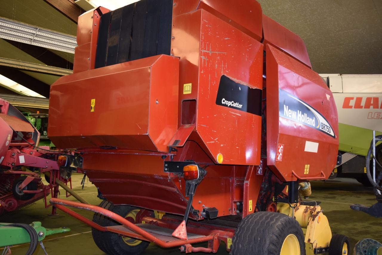 New Holland BR 750 CropCutter - Ronde balenpers: afbeelding 3 New Holland BR 750 CropCutter - Ronde balenpers: afbeelding 3