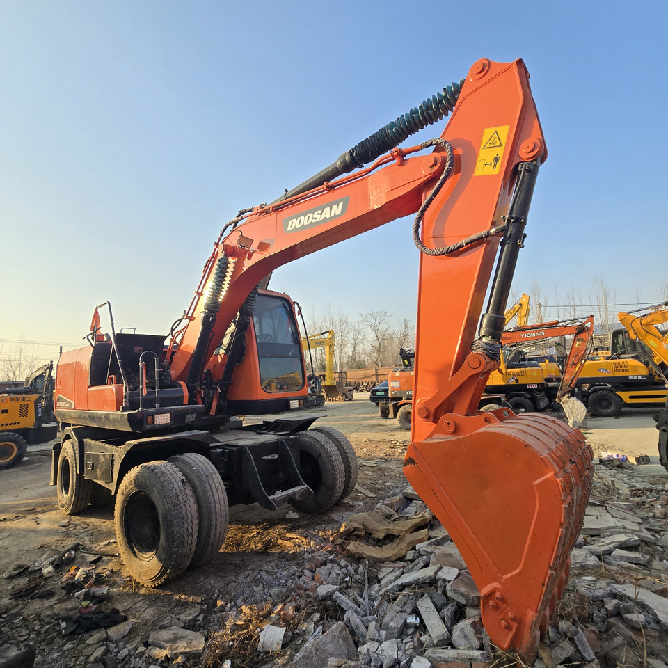 Doosan DX150W-9C - Mobiele graafmachine: afbeelding 4 Doosan DX150W-9C - Mobiele graafmachine: afbeelding 4
