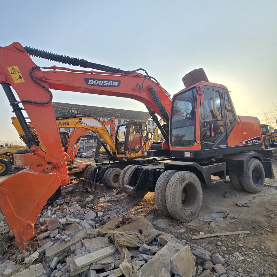 Doosan DX150W-9C - Mobiele graafmachine: afbeelding 3 Doosan DX150W-9C - Mobiele graafmachine: afbeelding 3