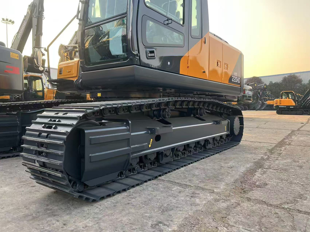 HYUNDAI HX220HD - Rupsgraafmachine: afbeelding 5 HYUNDAI HX220HD - Rupsgraafmachine: afbeelding 5