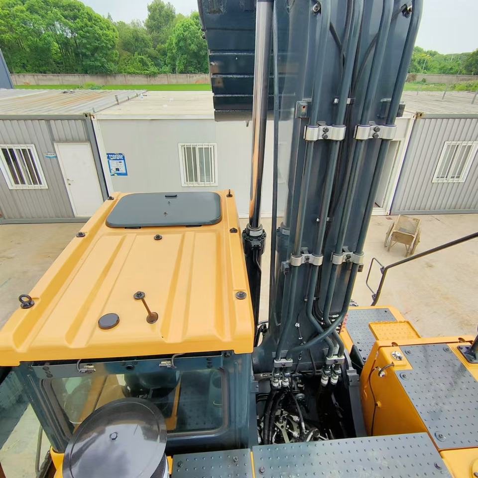 HYUNDAI HX220L - Rupsgraafmachine: afbeelding 5 HYUNDAI HX220L - Rupsgraafmachine: afbeelding 5