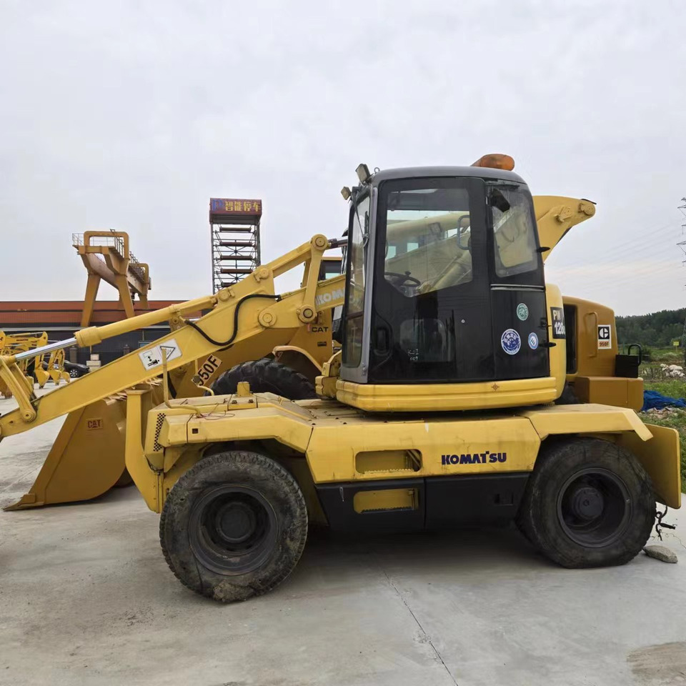 KOMATSU PC128US - Mobiele graafmachine: afbeelding 2 KOMATSU PC128US - Mobiele graafmachine: afbeelding 2