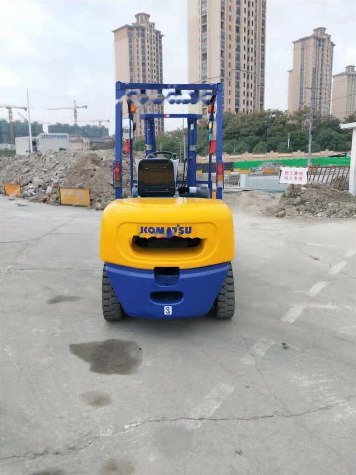 Komatsu FD30 - Diesel heftruck: afbeelding 2 Komatsu FD30 - Diesel heftruck: afbeelding 2