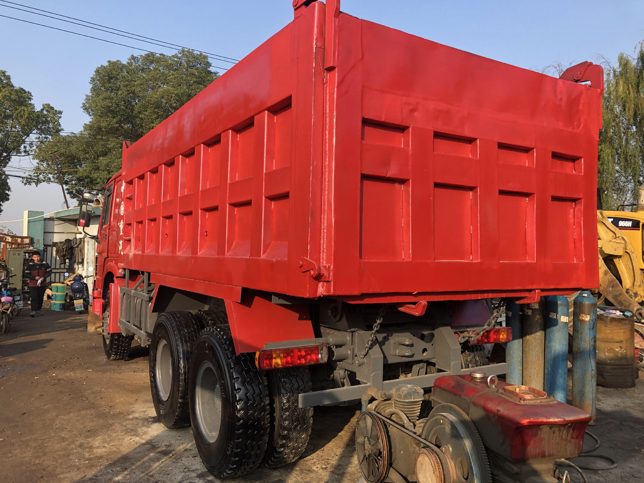 SINOTRUK HOWO - Kipper vrachtwagen: afbeelding 3 SINOTRUK HOWO - Kipper vrachtwagen: afbeelding 3