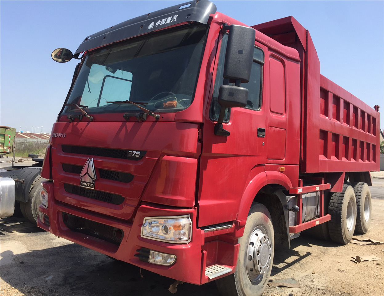 SINOTRUK HOWO - Kipper vrachtwagen: afbeelding 5 SINOTRUK HOWO - Kipper vrachtwagen: afbeelding 5