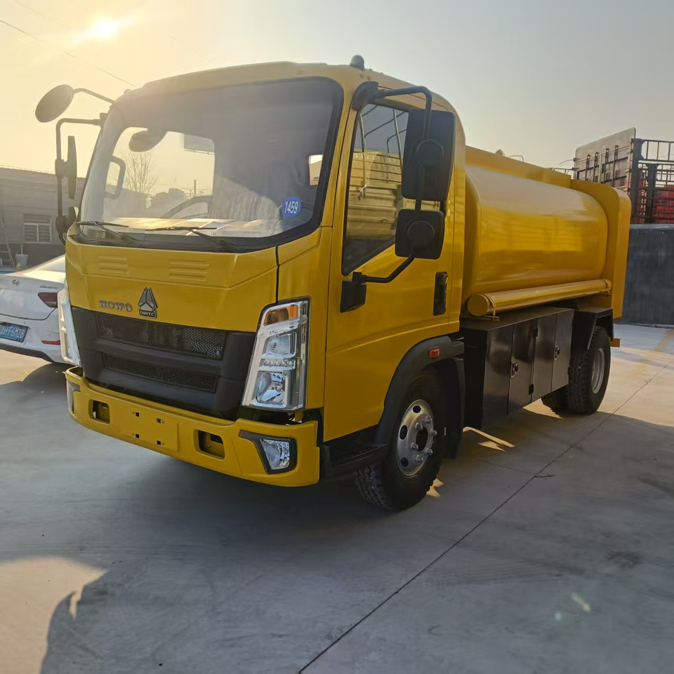 SINOTRUK HOWO - Tankwagen: afbeelding 3 SINOTRUK HOWO - Tankwagen: afbeelding 3
