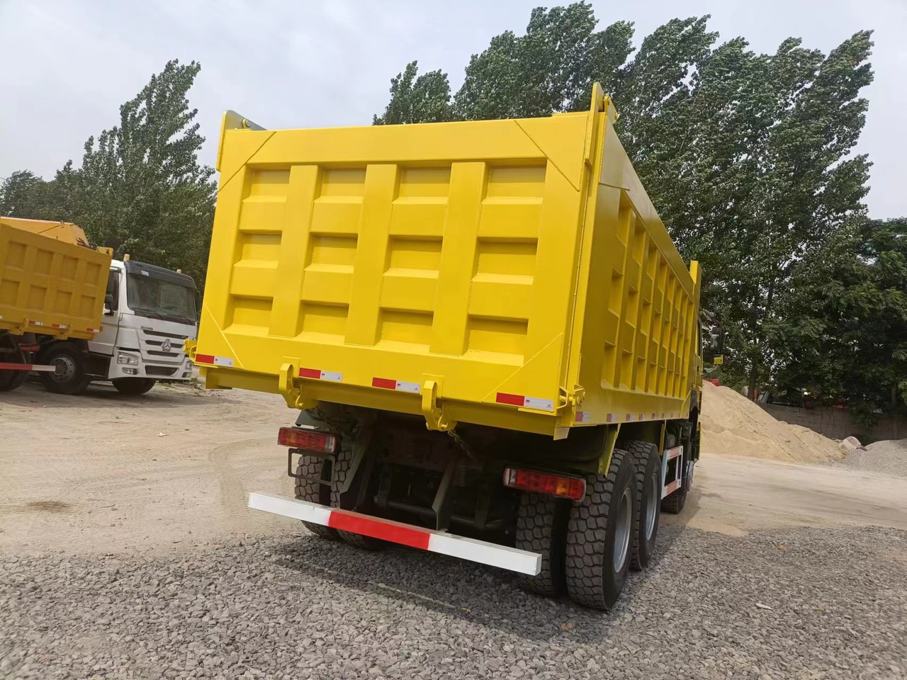 Kipper vrachtwagen SINOTRUK HOWO: afbeelding 6 Kipper vrachtwagen SINOTRUK HOWO: afbeelding 6