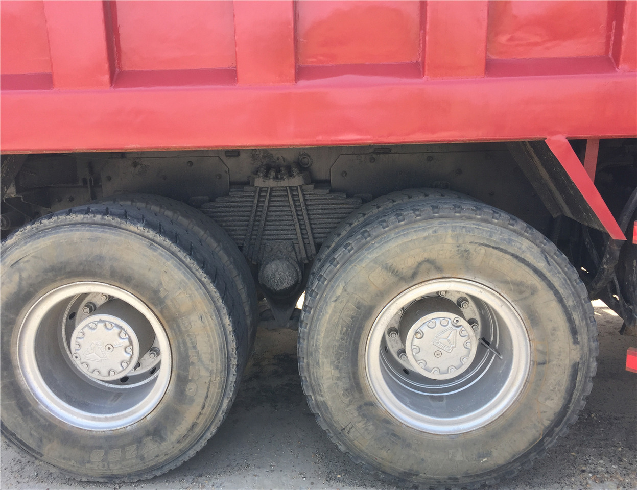 SINOTRUK HOWO - Kipper vrachtwagen: afbeelding 1 SINOTRUK HOWO - Kipper vrachtwagen: afbeelding 1