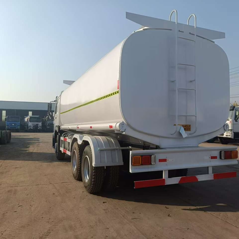 SINOTRUK HOWO - Tankwagen: afbeelding 4 SINOTRUK HOWO - Tankwagen: afbeelding 4