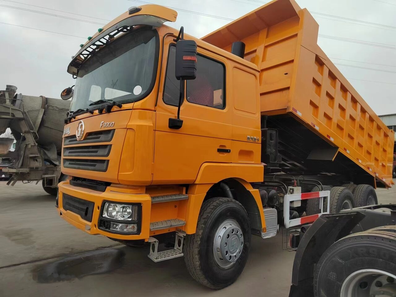 Shacman F3000 - Kipper vrachtwagen: afbeelding 2 Shacman F3000 - Kipper vrachtwagen: afbeelding 2