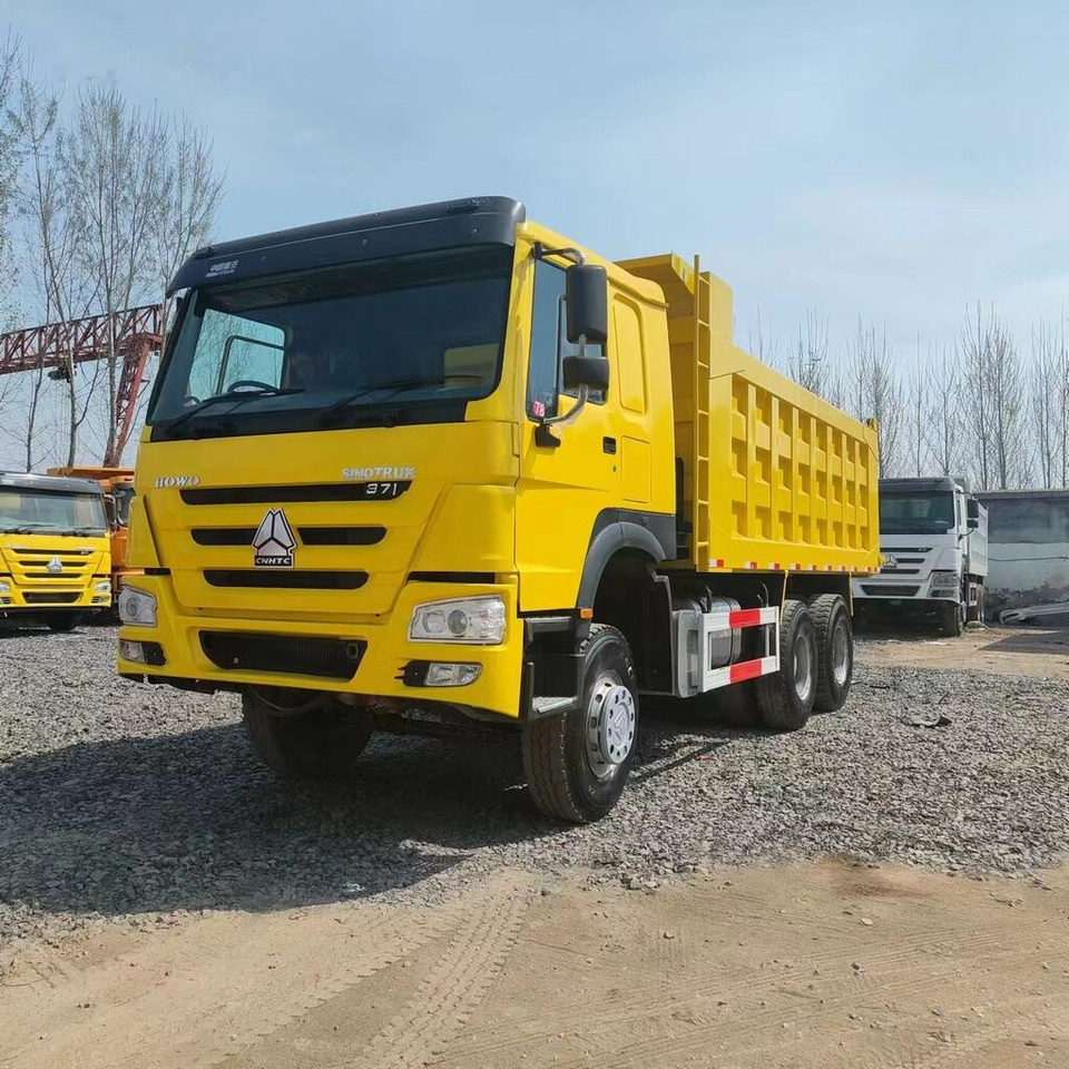 Sinotruk Howo 6*4 Right hand drive - Kipper vrachtwagen: afbeelding 1 Sinotruk Howo 6*4 Right hand drive - Kipper vrachtwagen: afbeelding 1
