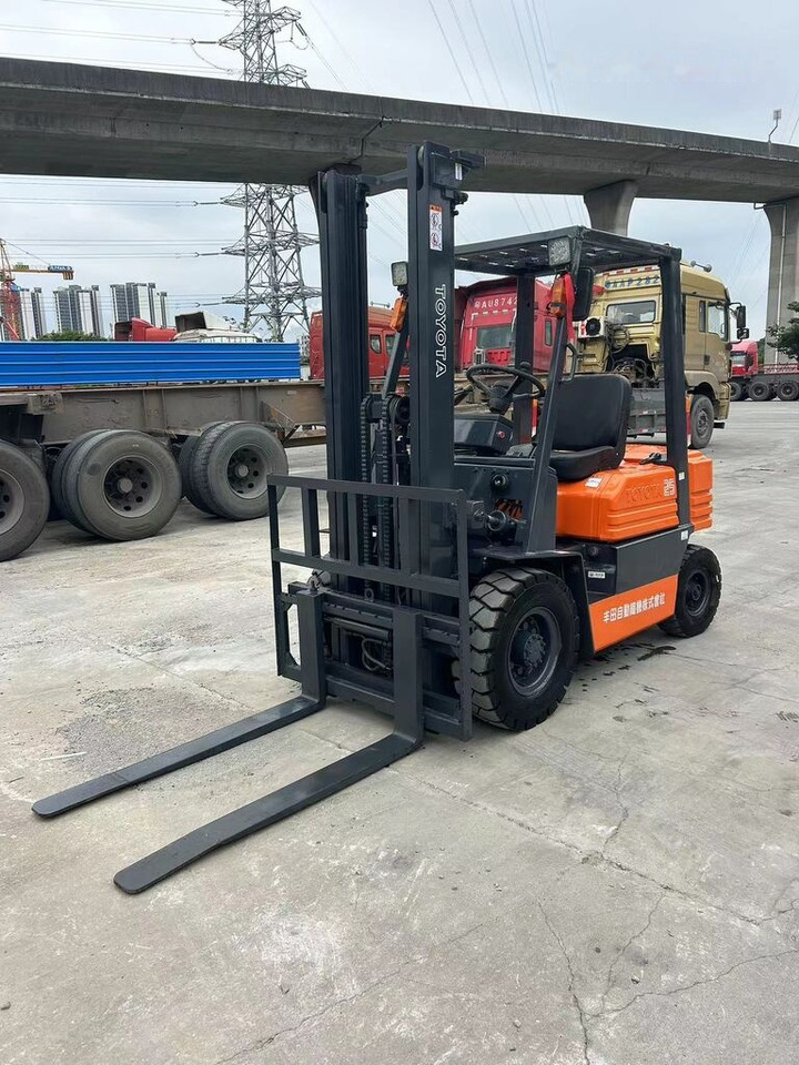 Toyota FD25 - Diesel heftruck: afbeelding 4 Toyota FD25 - Diesel heftruck: afbeelding 4