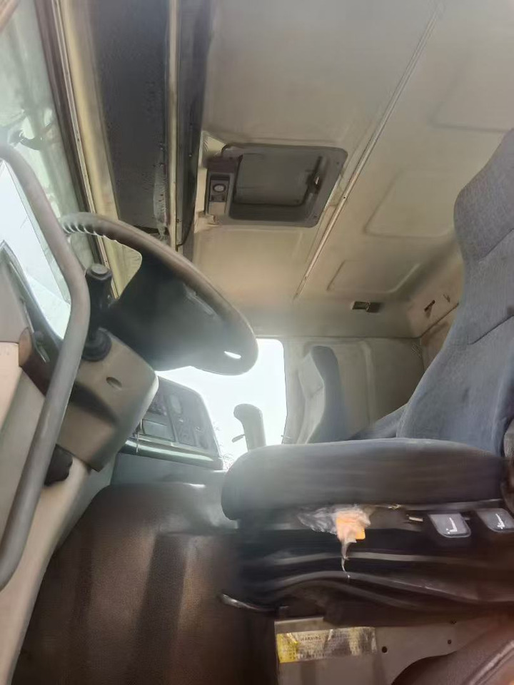 SINOTRUK HOWO - Trekker: afbeelding 3 SINOTRUK HOWO - Trekker: afbeelding 3