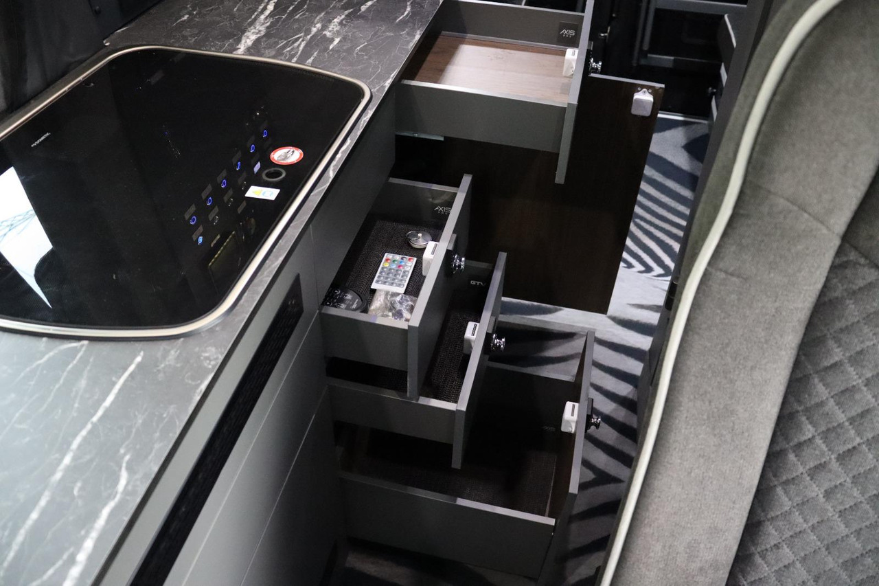Mercedes-Benz Sprinter - Buscamper: afbeelding 3 Mercedes-Benz Sprinter - Buscamper: afbeelding 3