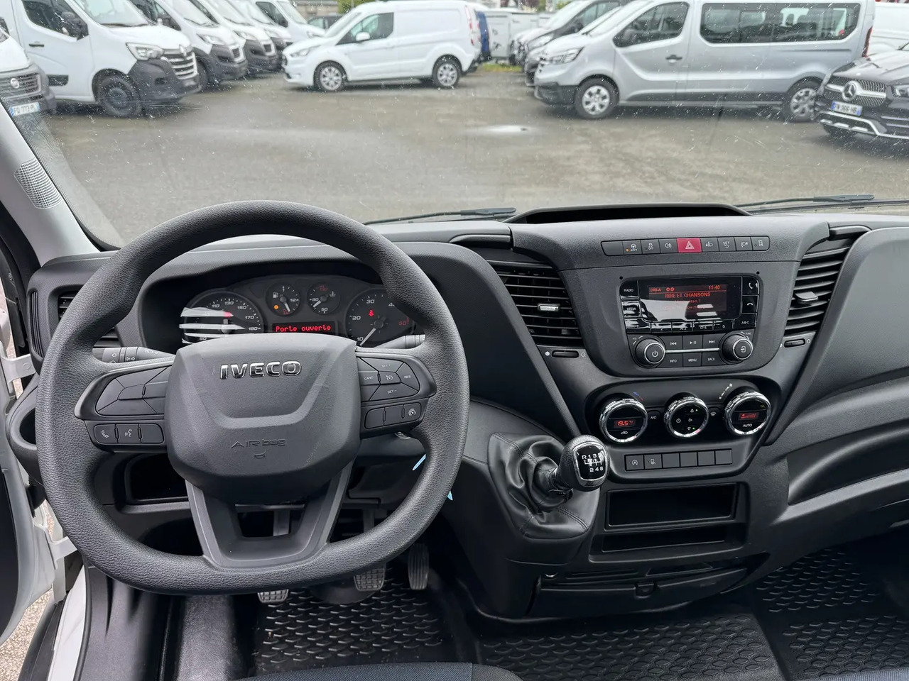 Iveco Daily 35C16H3.0 EMPATTEMENT 4100 - Andere machine: afbeelding 4 Iveco Daily 35C16H3.0 EMPATTEMENT 4100 - Andere machine: afbeelding 4
