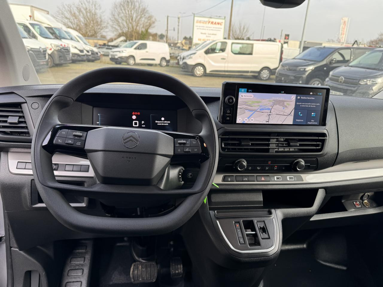 Citroen Jumpy 2 PLACES XL 2.0 BLUEHDI 180CH S&S PACK PREMIUM CONNECT EAT8 - Gesloten bestelwagen: afbeelding 3 Citroen Jumpy 2 PLACES XL 2.0 BLUEHDI 180CH S&S PACK PREMIUM CONNECT EAT8 - Gesloten bestelwagen: afbeelding 3