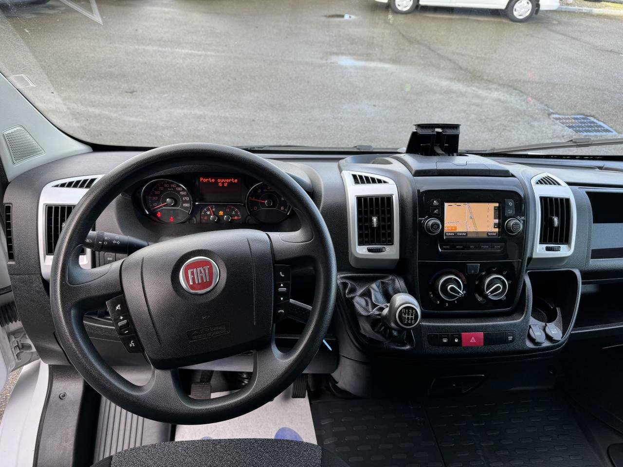 FIAT DUCATO 3T5 L3H2 2.2 HDI 140 CH BUSINESS - Gesloten bestelwagen: afbeelding 4 FIAT DUCATO 3T5 L3H2 2.2 HDI 140 CH BUSINESS - Gesloten bestelwagen: afbeelding 4