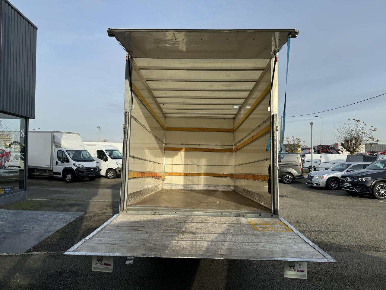 IVECO Daily 35 C 16H3.0 - BV Hi-Matic (Quad-Tor)  CHASSIS CABINE 2014 35C/35S Chassis cabine 35 C Epmt.4.1 - Bestelwagen gesloten laadbak: afbeelding 3 IVECO Daily 35 C 16H3.0 - BV Hi-Matic (Quad-Tor)  CHASSIS CABINE 2014 35C/35S Chassis cabine 35 C Epmt.4.1 - Bestelwagen gesloten laadbak: afbeelding 3