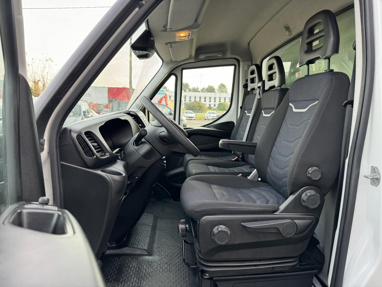 IVECO Daily 35C16 CAISSE HAYON 20M3 RJ 3.0L 160CH - Bestelwagen gesloten laadbak: afbeelding 5 IVECO Daily 35C16 CAISSE HAYON 20M3 RJ 3.0L 160CH - Bestelwagen gesloten laadbak: afbeelding 5