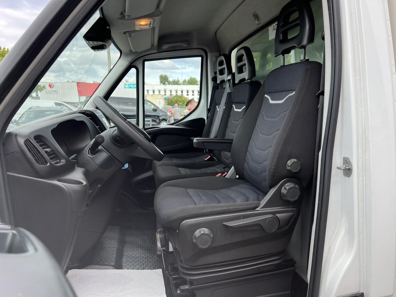 IVECO Daily 35C16 CAISSE HAYON 20M3 RJ 3.0L 160CH - Bestelwagen gesloten laadbak: afbeelding 5 IVECO Daily 35C16 CAISSE HAYON 20M3 RJ 3.0L 160CH - Bestelwagen gesloten laadbak: afbeelding 5