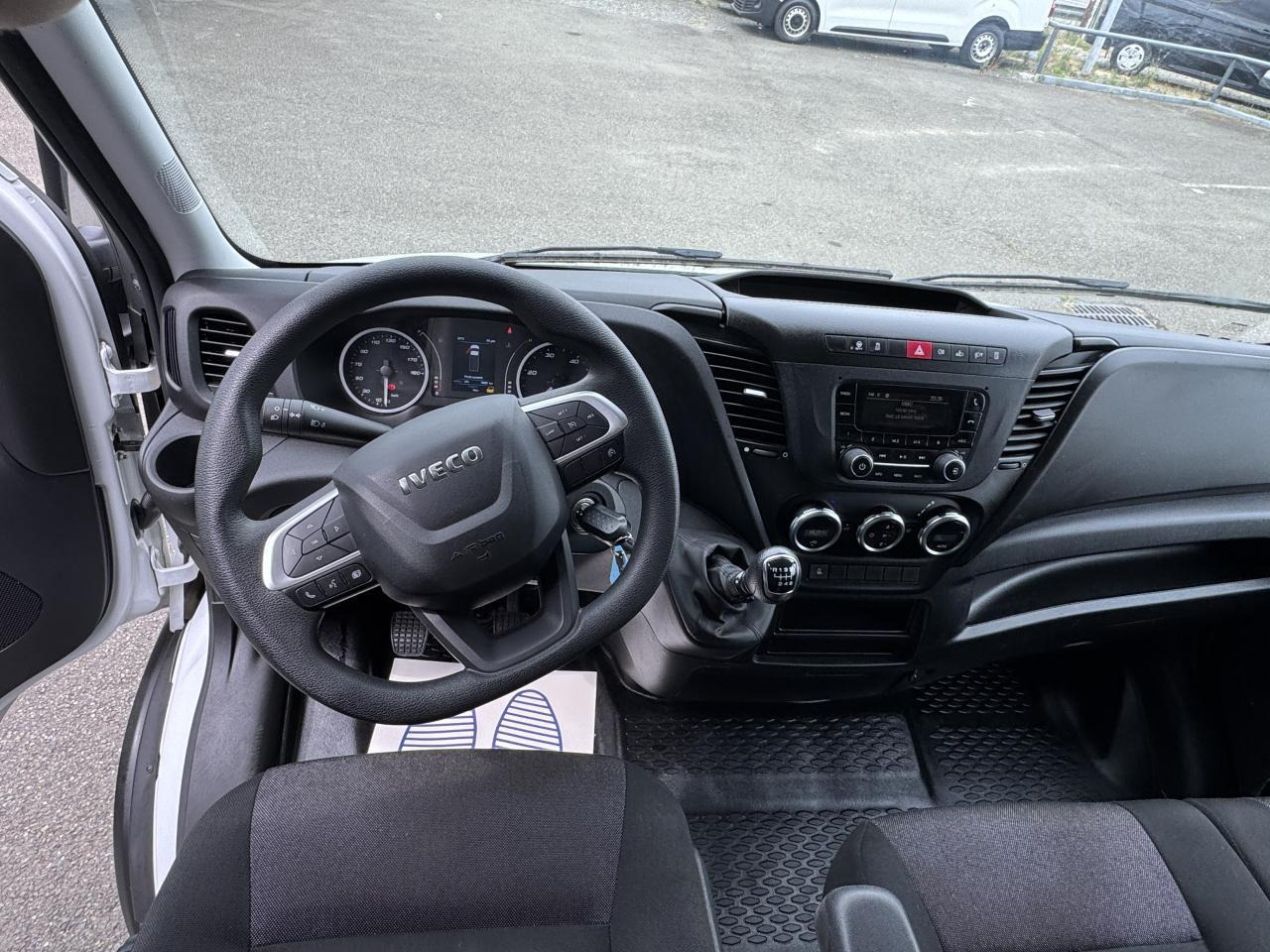 Iveco Daily 35 C 16 CAISSE HAYON 20M3 - Bestelwagen gesloten laadbak: afbeelding 4 Iveco Daily 35 C 16 CAISSE HAYON 20M3 - Bestelwagen gesloten laadbak: afbeelding 4