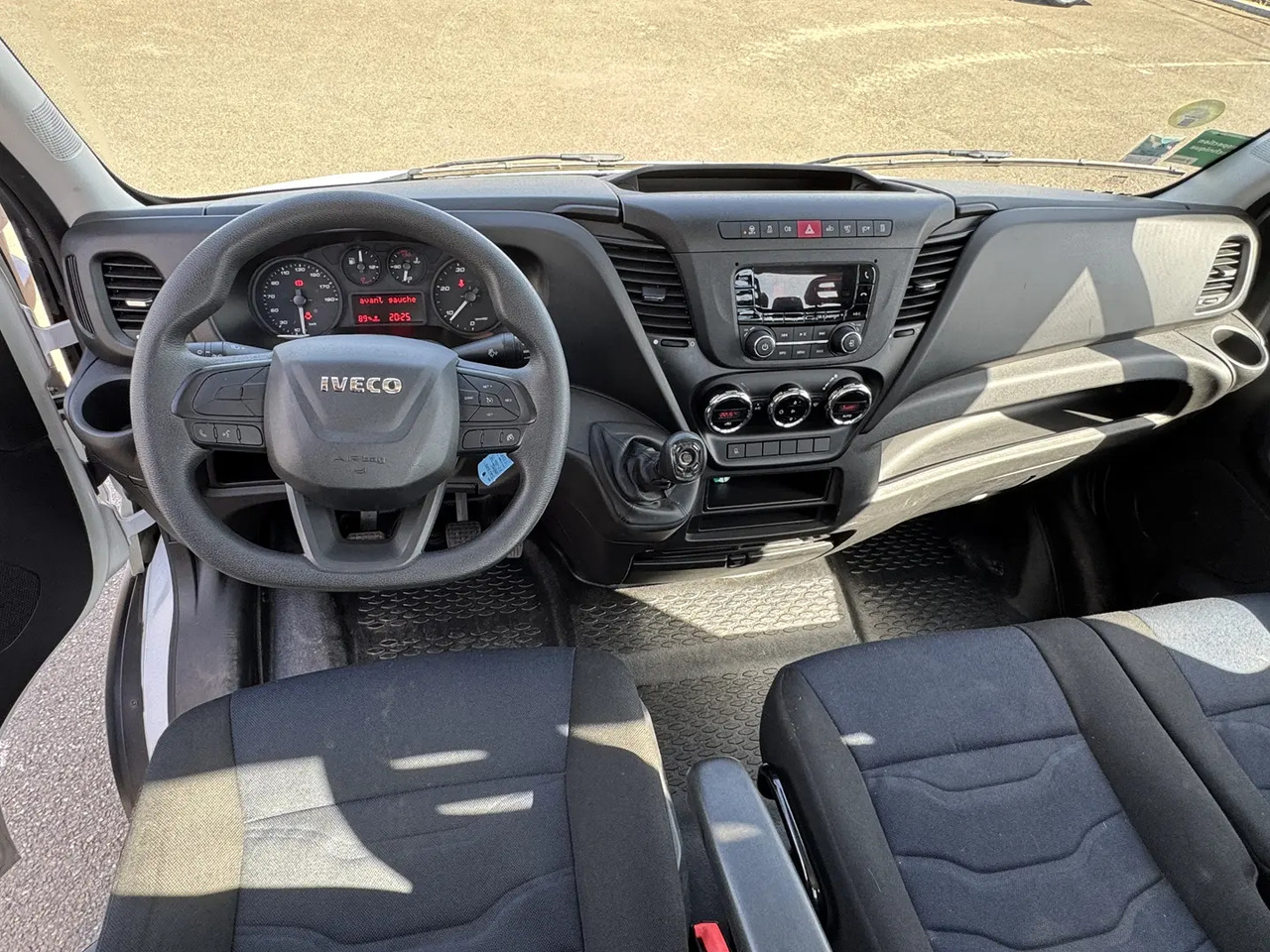 Iveco Daily 35S16H3.0 D EMPATTEMENT 4100 - Bergingsvoertuig: afbeelding 3 Iveco Daily 35S16H3.0 D EMPATTEMENT 4100 - Bergingsvoertuig: afbeelding 3