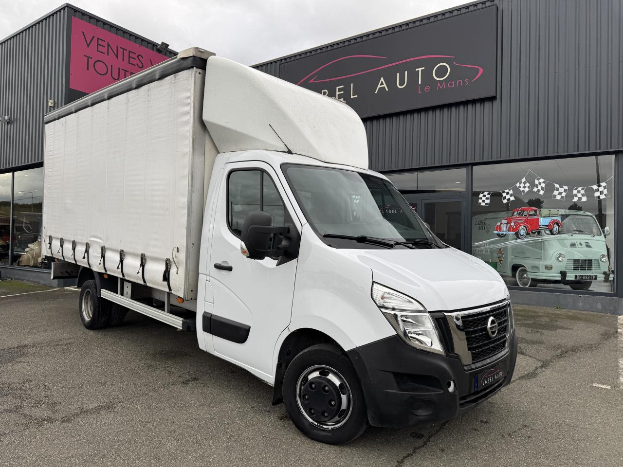 NISSAN Interstar Acenta 3.5t L4H1 2.3 dCi 165Ch CHASSIS CABINE BACHE - Huifzeil bedrijfswagen: afbeelding 2 NISSAN Interstar Acenta 3.5t L4H1 2.3 dCi 165Ch CHASSIS CABINE BACHE - Huifzeil bedrijfswagen: afbeelding 2