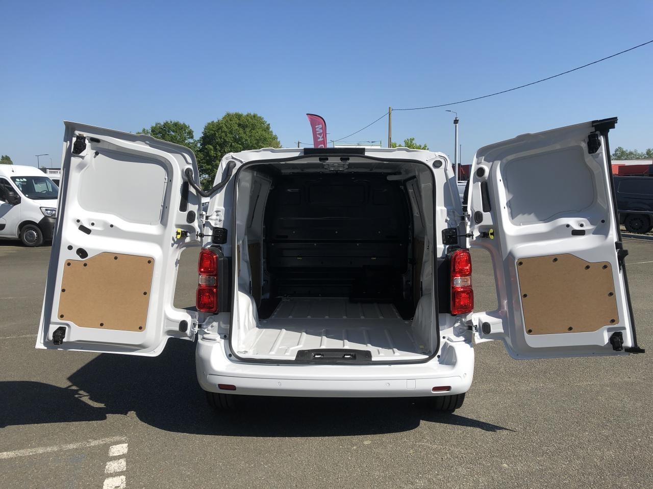 PEUGEOT EXPERT M 2.0 HDI 145CH EAT-8 - Gesloten bestelwagen: afbeelding 3 PEUGEOT EXPERT M 2.0 HDI 145CH EAT-8 - Gesloten bestelwagen: afbeelding 3