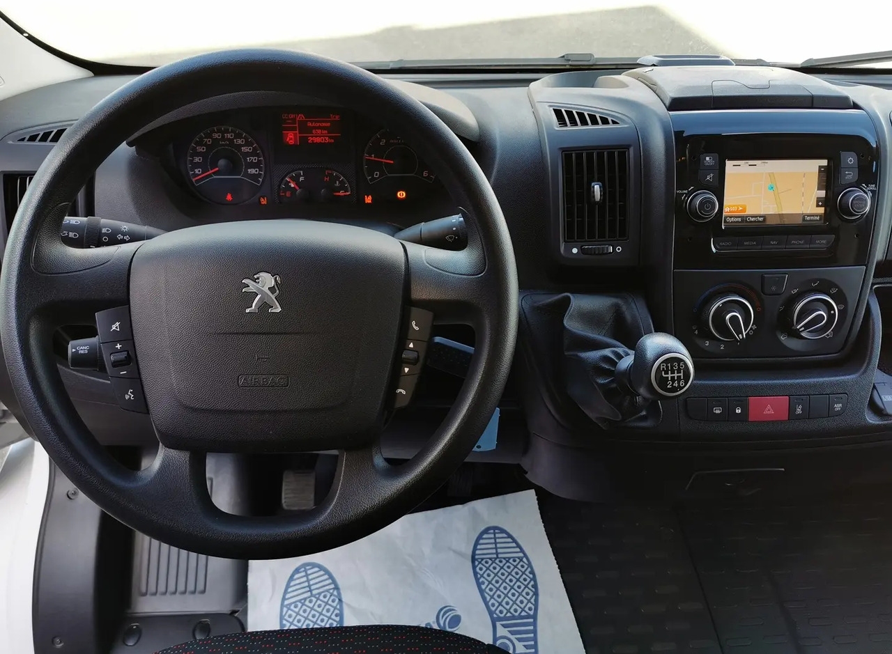 Peugeot Boxer 333 L2H2 2.2 BLUEHDI S&S 140CH ASPHALT - Gesloten bestelwagen: afbeelding 4 Peugeot Boxer 333 L2H2 2.2 BLUEHDI S&S 140CH ASPHALT - Gesloten bestelwagen: afbeelding 4
