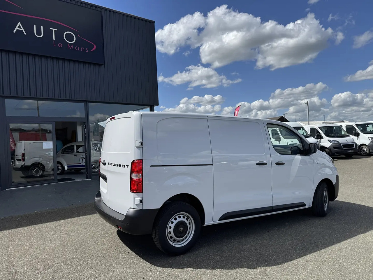 Peugeot Expert M 2.0 BLUEHDI 145CH PACK PREMIUM CONNECT - Gesloten bestelwagen: afbeelding 5 Peugeot Expert M 2.0 BLUEHDI 145CH PACK PREMIUM CONNECT - Gesloten bestelwagen: afbeelding 5