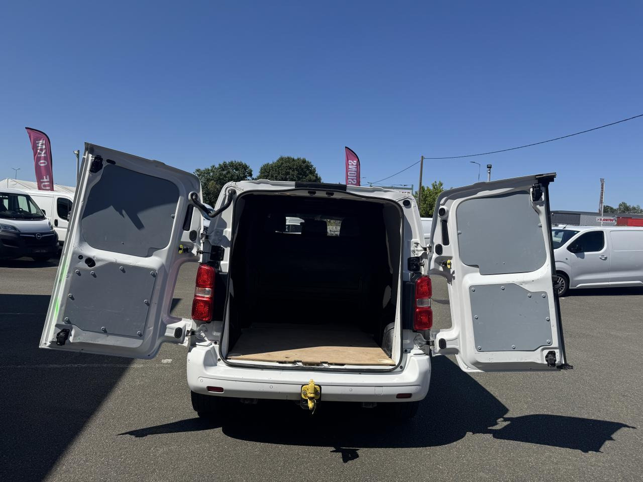 Peugeot Expert Standard 2.0 BlueHDI 150 S&S CABINE APPROFONDIE 6 PLACES - Bestelwagen met dubbele cabine: afbeelding 2 Peugeot Expert Standard 2.0 BlueHDI 150 S&S CABINE APPROFONDIE 6 PLACES - Bestelwagen met dubbele cabine: afbeelding 2