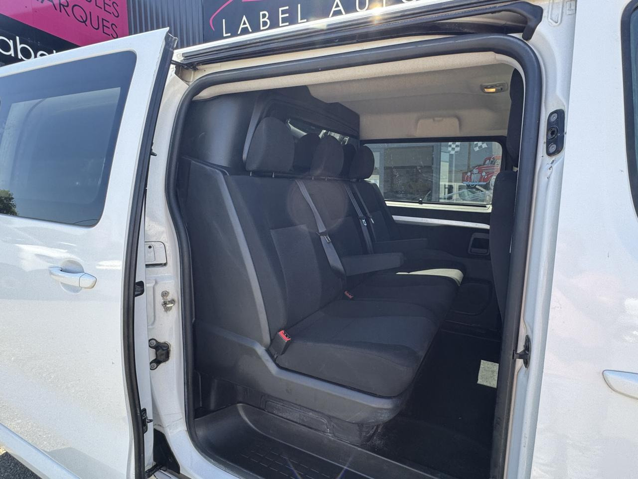 Peugeot Expert Standard 2.0 BlueHDI 150 S&S CABINE APPROFONDIE 6 PLACES - Bestelwagen met dubbele cabine: afbeelding 5 Peugeot Expert Standard 2.0 BlueHDI 150 S&S CABINE APPROFONDIE 6 PLACES - Bestelwagen met dubbele cabine: afbeelding 5