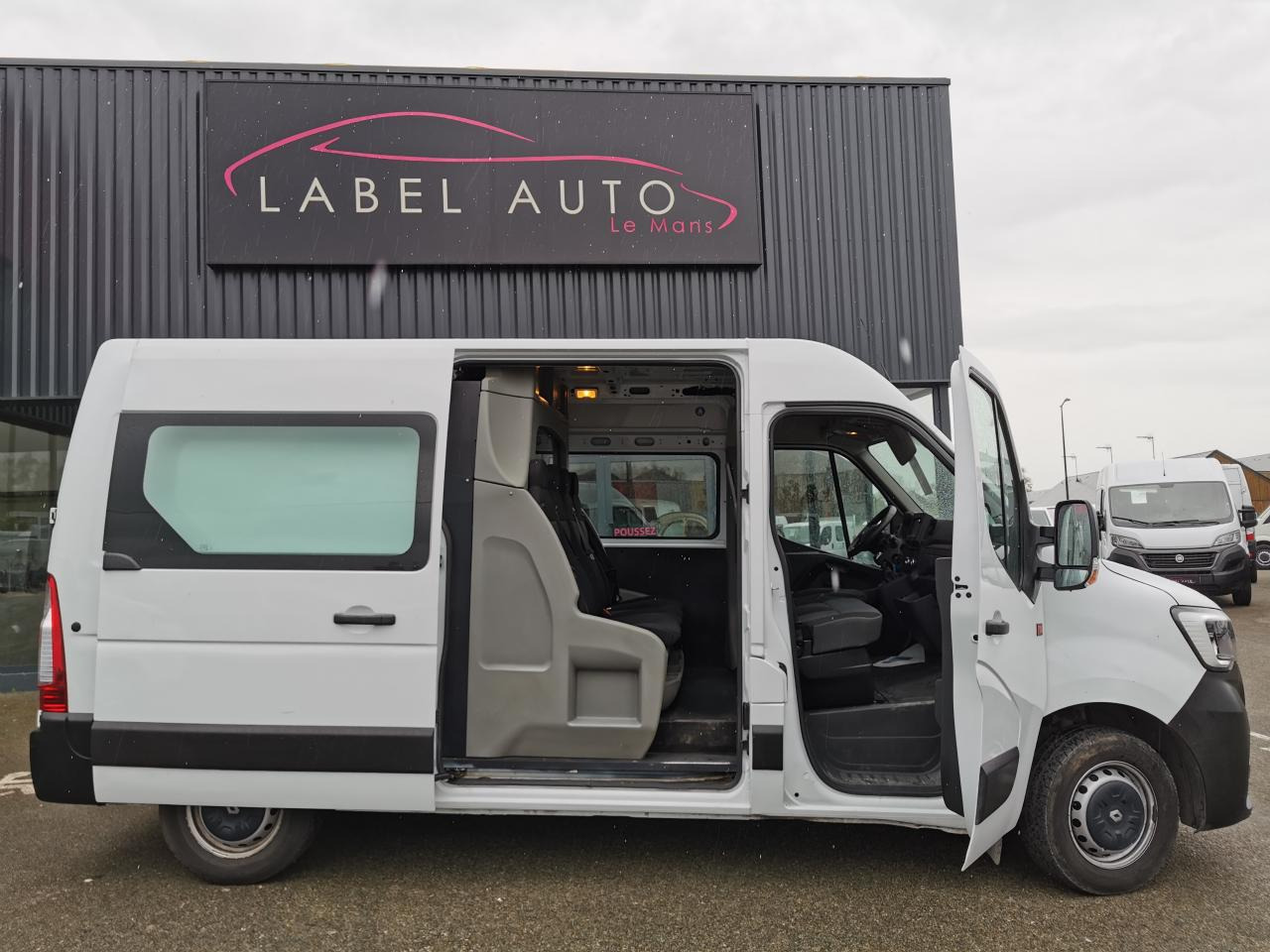 RENAULT MASTER 3T5 L2H2 2.3 DCI 150 CH CABINE APPROFONDIE 7 PLACES - Gesloten bestelwagen: afbeelding 3 RENAULT MASTER 3T5 L2H2 2.3 DCI 150 CH CABINE APPROFONDIE 7 PLACES - Gesloten bestelwagen: afbeelding 3