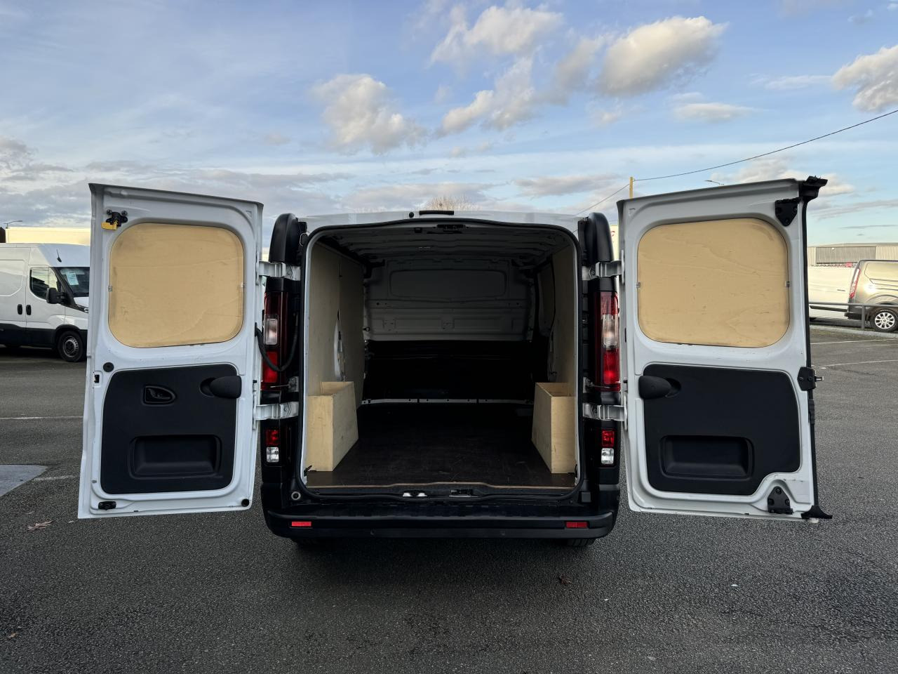 RENAULT Trafic L2H1 3000 Kg 2.0 Blue dCi - 130  III FOURGON Fourgon Grand Confort L2H1 PHASE 3 - Gesloten bestelwagen: afbeelding 3 RENAULT Trafic L2H1 3000 Kg 2.0 Blue dCi - 130  III FOURGON Fourgon Grand Confort L2H1 PHASE 3 - Gesloten bestelwagen: afbeelding 3