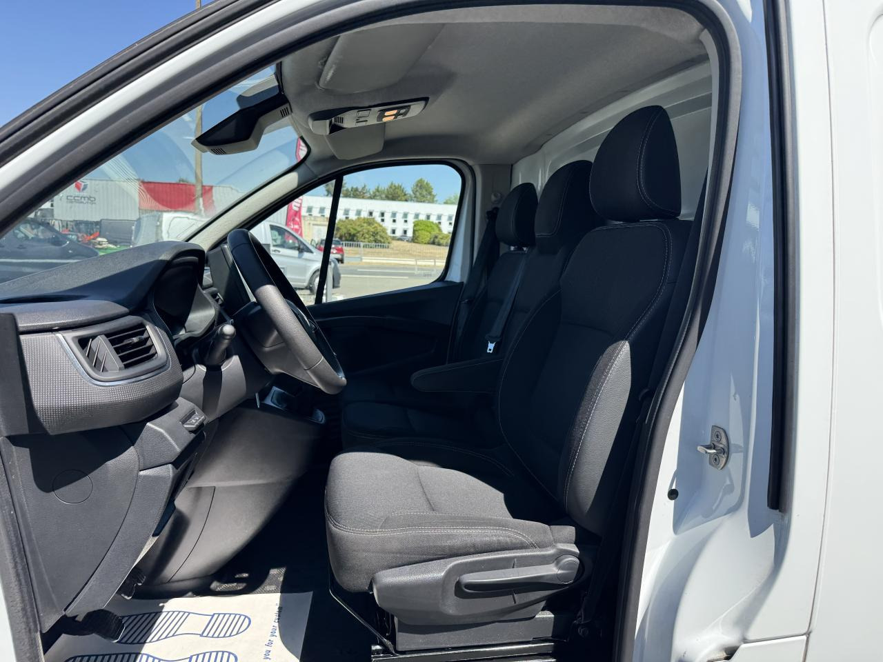 RENAULT trafic L1H1 2T8 2.0 BLUE DCI 130CH GRAND CONFORT - Gesloten bestelwagen: afbeelding 5 RENAULT trafic L1H1 2T8 2.0 BLUE DCI 130CH GRAND CONFORT - Gesloten bestelwagen: afbeelding 5