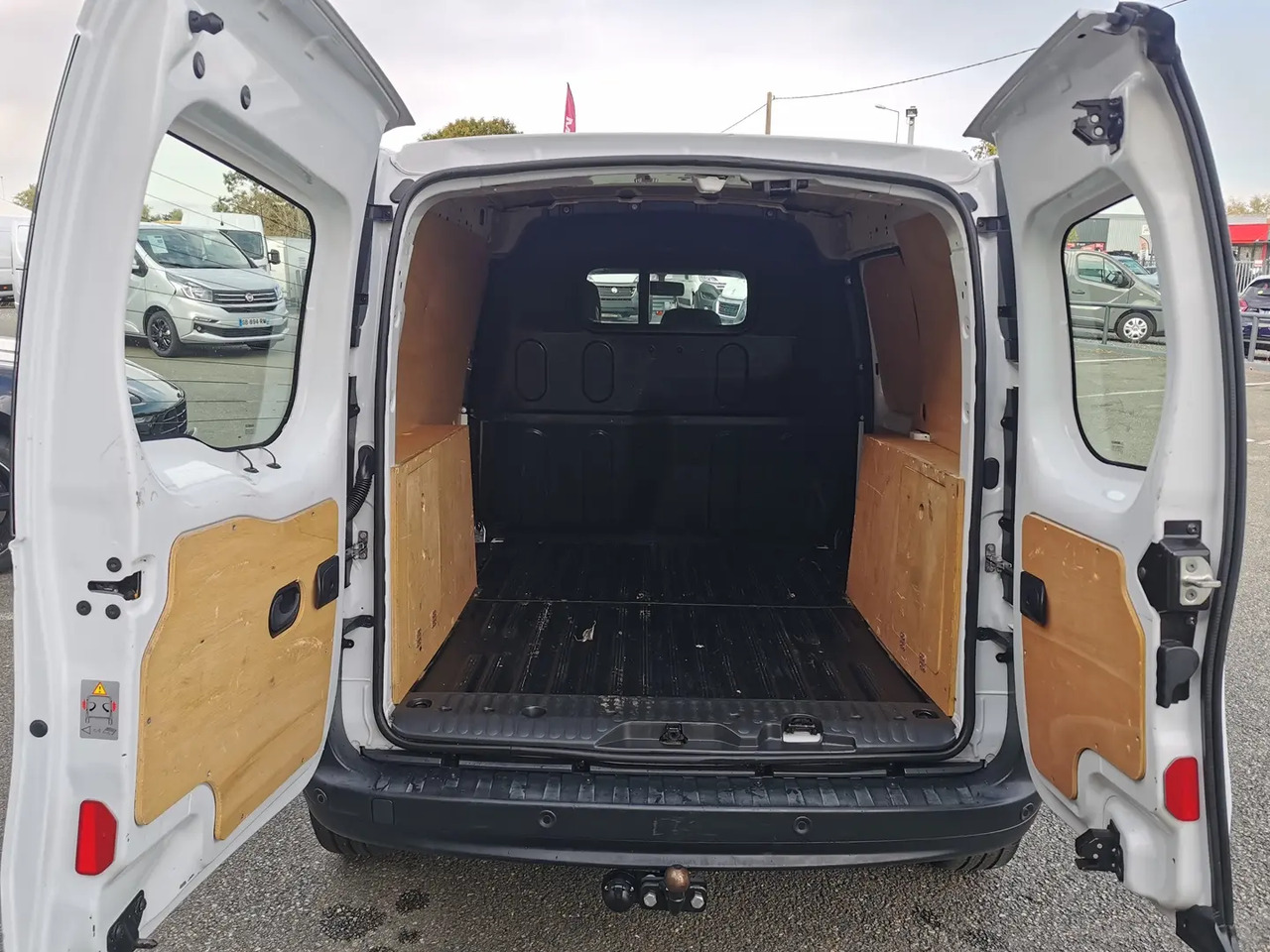Renault Kangoo 1.5 BLUE DCI 80CH GRAND CONFORT 5CV - Gesloten bestelwagen: afbeelding 5 Renault Kangoo 1.5 BLUE DCI 80CH GRAND CONFORT 5CV - Gesloten bestelwagen: afbeelding 5